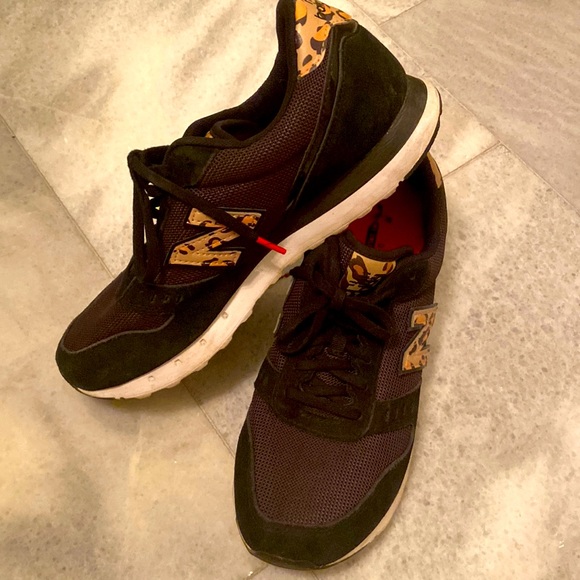 Super cute New Balance kicks - Picture 1 of 4